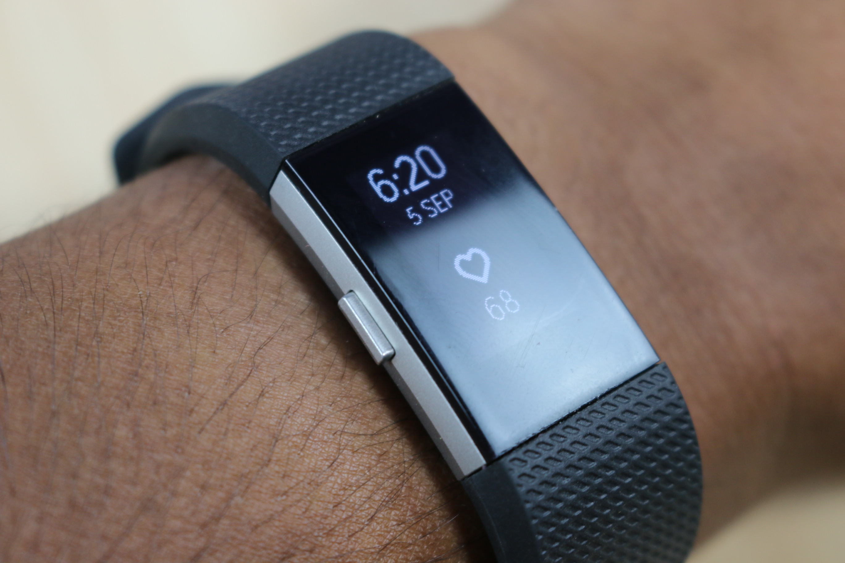 Fitbit Charge 2 Initial Impressions- A Worthy Upgrade - Gadgets To Use