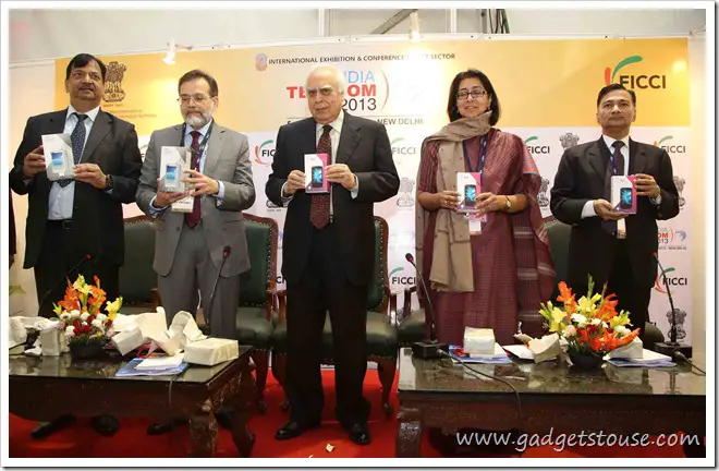 (L- R) Mr. S N Rai, Co Founder & Director Lava International, Mr. M F Farooqui Secretary DoTwith Mr. Kapil Sibal, Minister of Communications and Information Technology and Manju Kala Prakash FICCI  