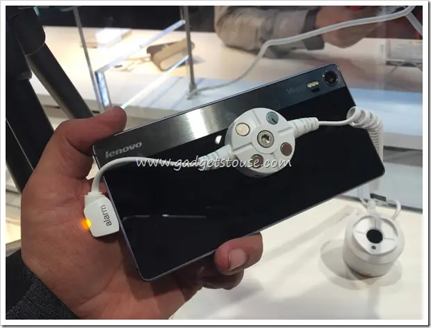 Lenovo Vibe Shot Hands on  Photo Gallery and Video - 45