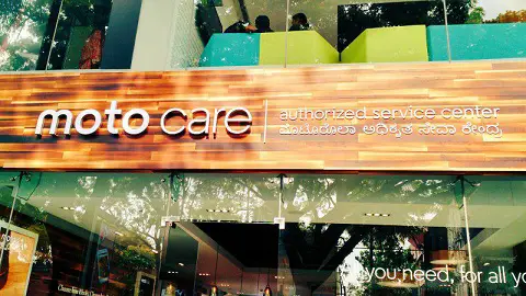 Motorola Opens First Indian Moto Care Center in Bangalore - 66