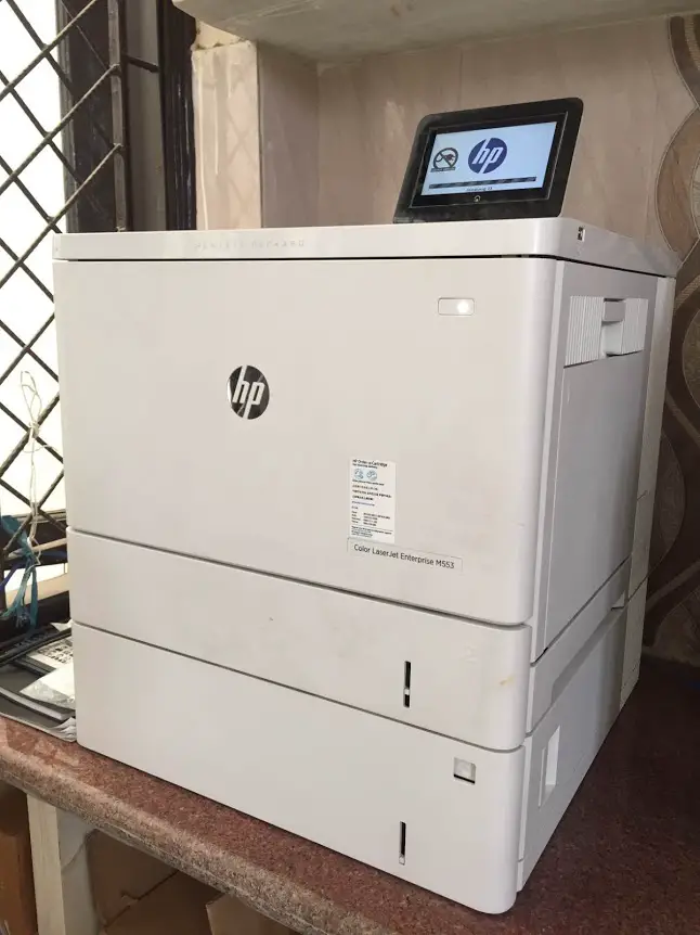 Hp laserjet enterprise m553 как снять ленту переноса