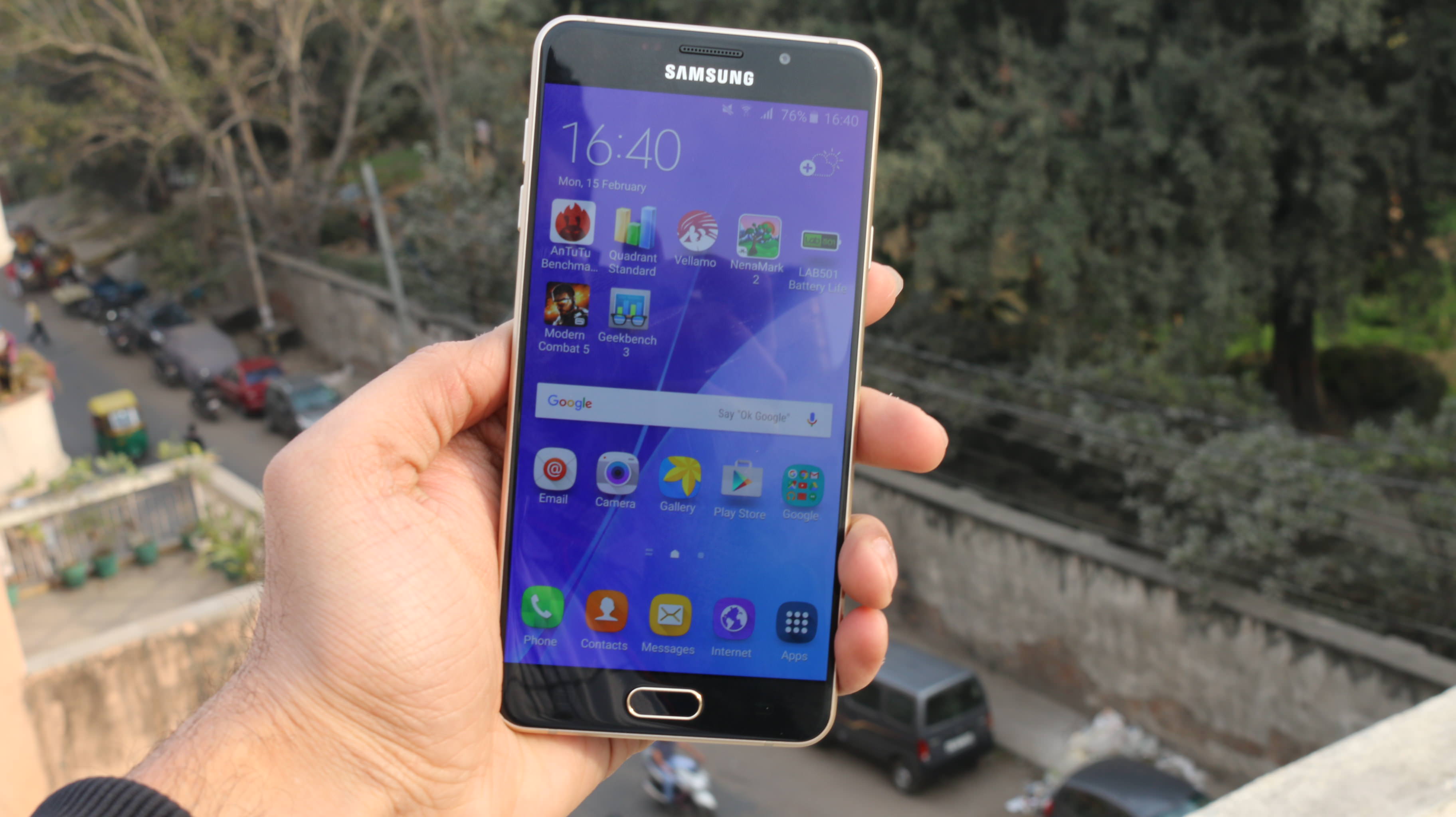 Samsung Galaxy A7 2016 Unboxing, Quick Review, Gaming 