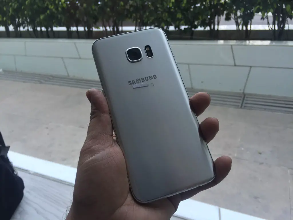 Samsung Galaxy S7 Edge (5)