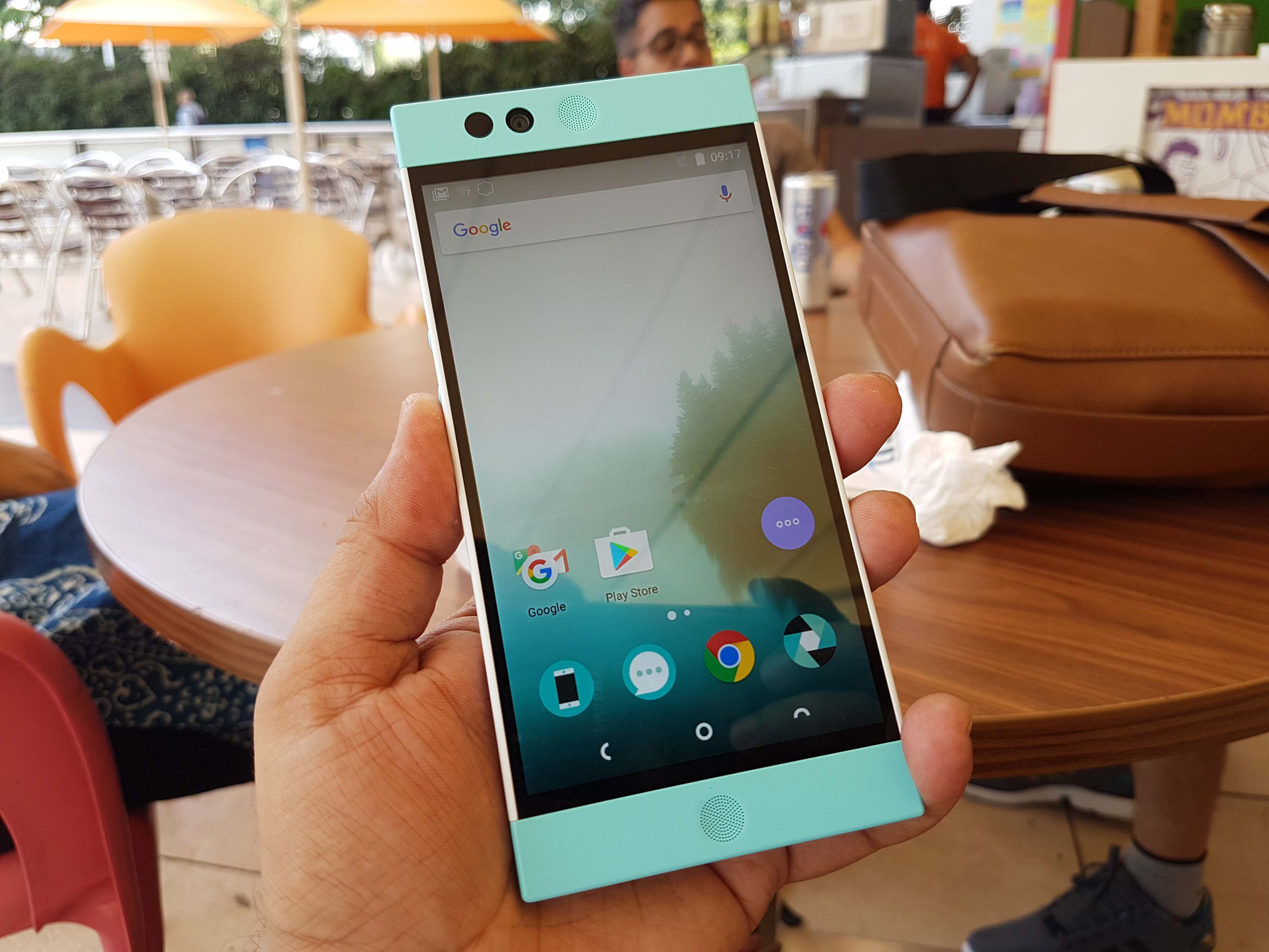 Nextbit Robin (2)