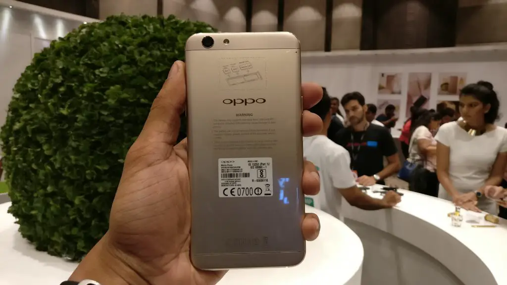 OPPO F1s