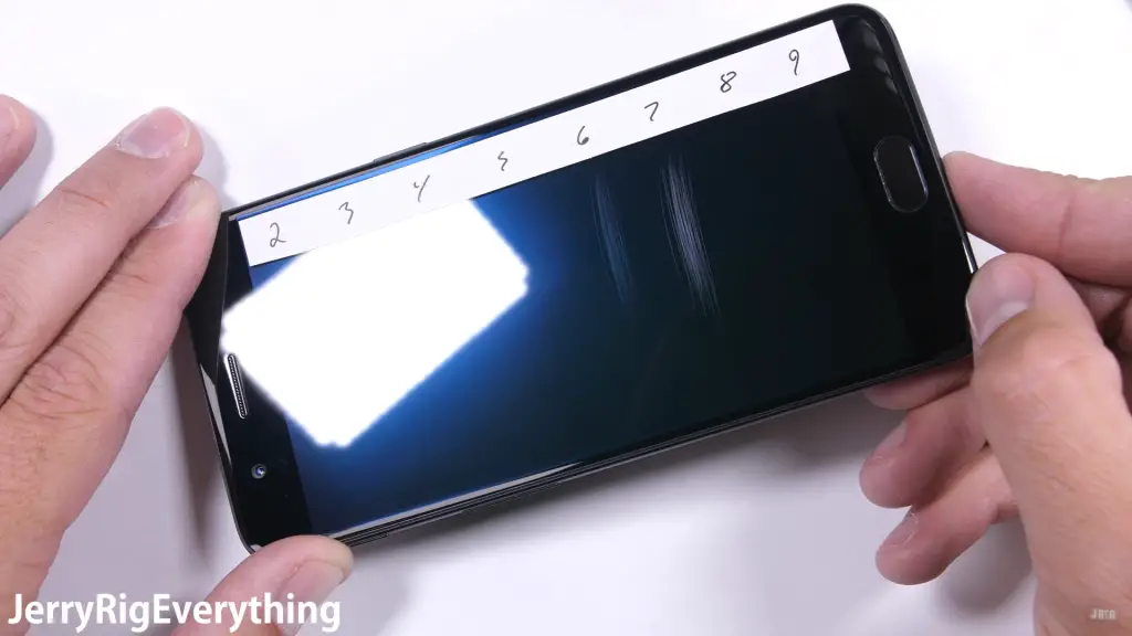 OnePlus 5 Scratch Test