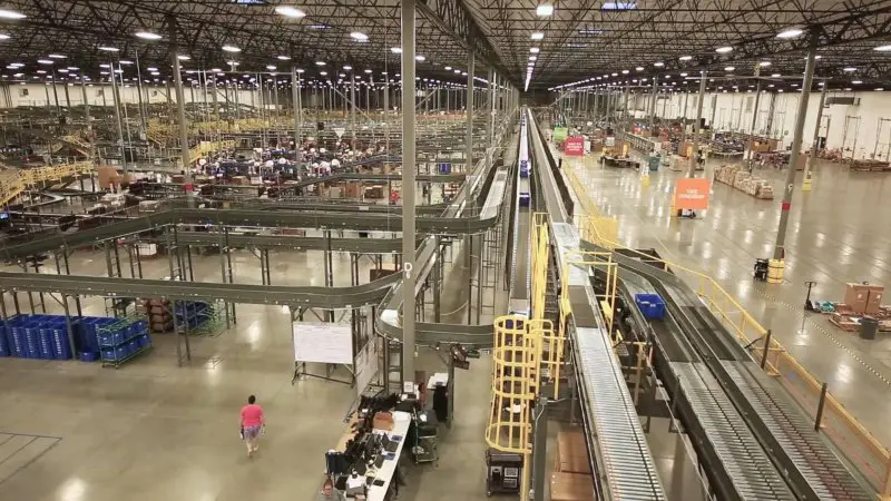 where is the new amazon fulfillment center