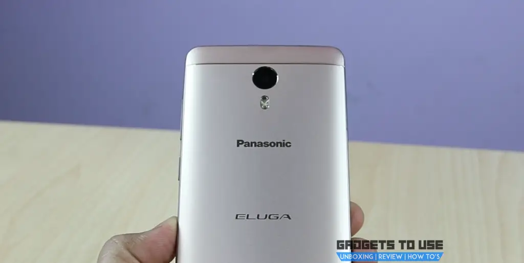 Panasonic Eluga A3 Pro camera and flash