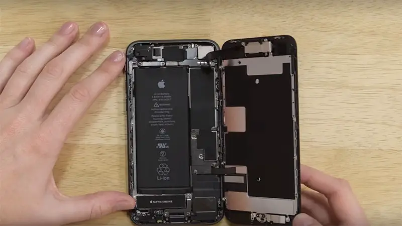 iPhone 8 teardown by iFixit