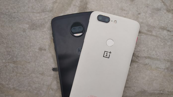 Moto Z2 Force Vs OnePlus 5T Moto Z2 Force Vs OnePlus 5T