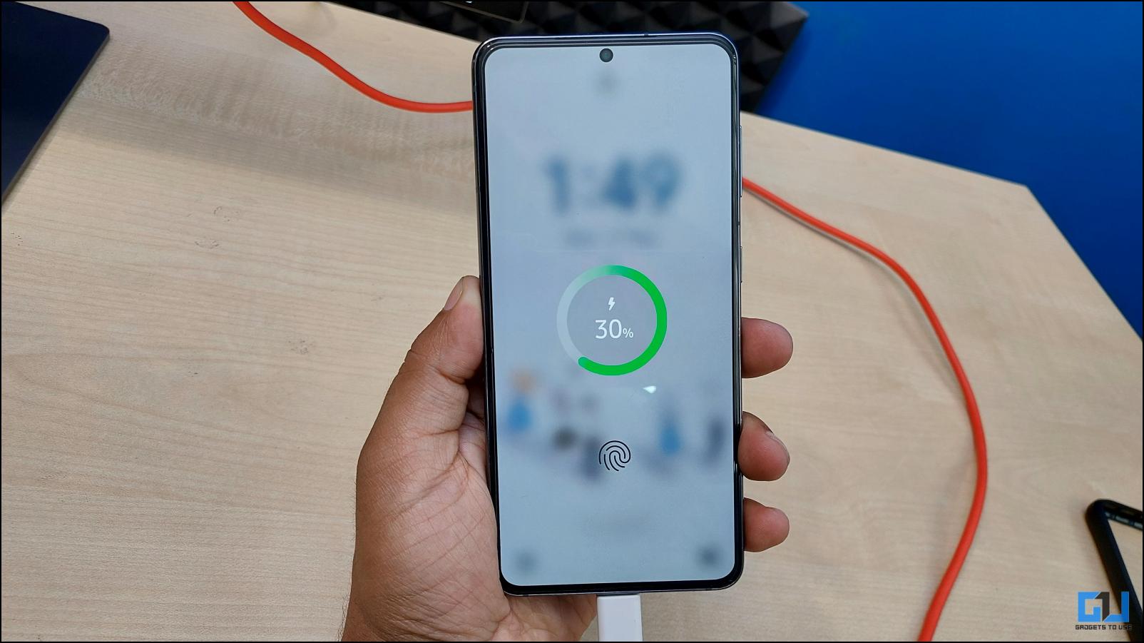 OnePlus-E24-Monitor-Charging