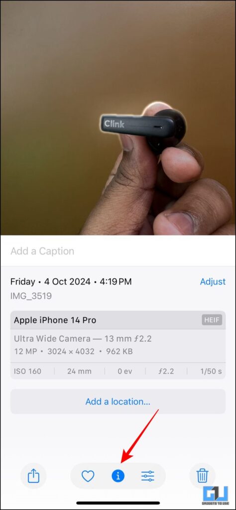 Ícone de informações em fotos no iPhone